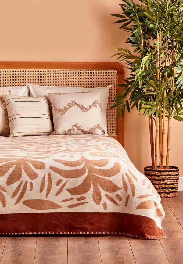 BELLA MAISON Wohndecke In Beige 6