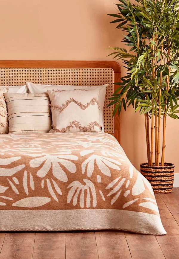 BELLA MAISON Wohndecke In Beige 7