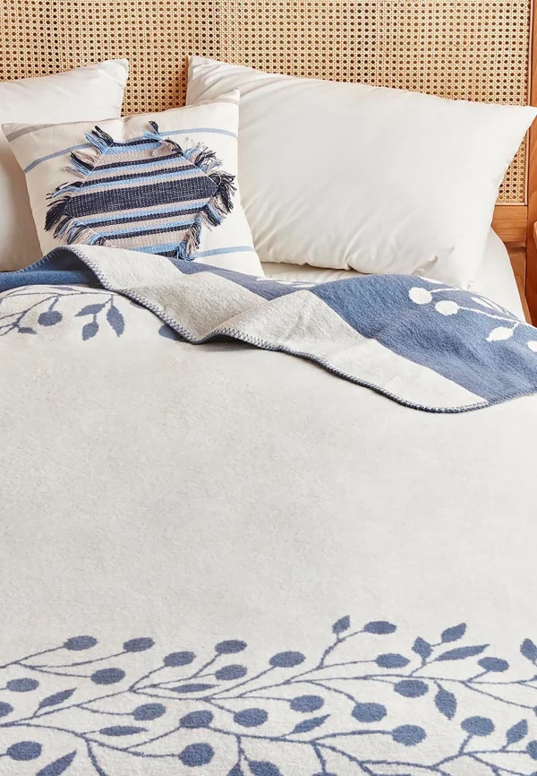 BELLA MAISON Wohndecke Minka In Blue 10