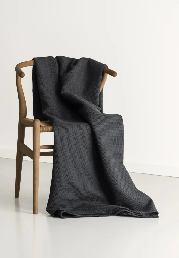 Cradle Studio Wohn- & Kuscheldecke Piqué Oversize In Anthrazit 4