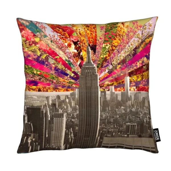 Juniqe Kissen “Blooming NY” In Bunt 1