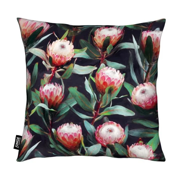 Juniqe Kissen “Evening Proteas In Color” In Grün & Rot 3