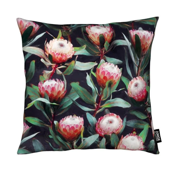 Juniqe Kissen “Evening Proteas In Color” In Grün & Rot 1