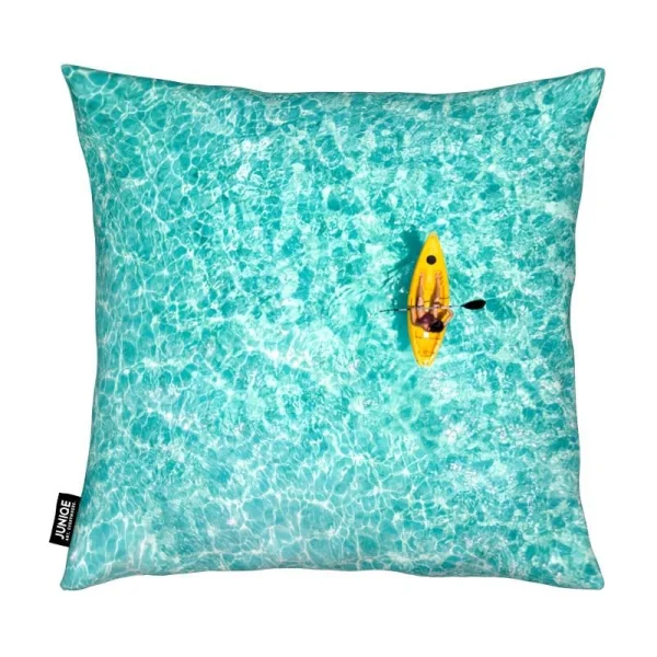 Juniqe Kissen “Paddle By @moofushi” In Blau & Türkis 3