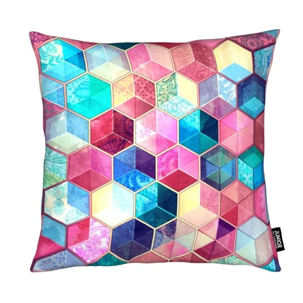 Juniqe Kissen “Topaz And Rubey Crystal Honeycomb Cubes” In Bunt & Rosa 1